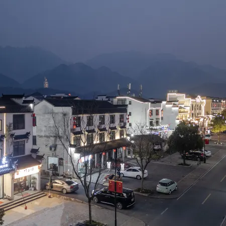Jiuhua Mountain Weichi Homestay (Tourist Service Center Dayuan Cultural Park)