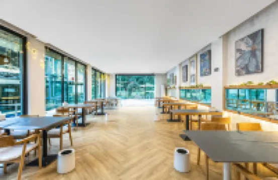 Qingcheng Mountain YINGXIGU Valley Forest Private Tang Cinema Hotel