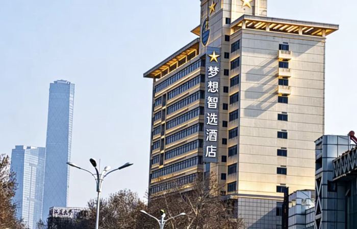 DREAM HOTEL