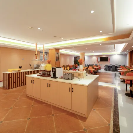 Vienna Hotel (Chizhou Railway Station, Qishan-Pingtian Lake Scenic Area, Guichi District, Chizhou)