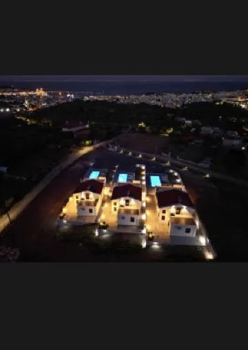 PIERRES BLANCHES WITH PRIVATE POOLS