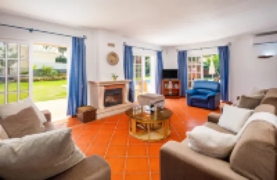 5 Bedroom Private Villa Tenazinha III, pool, garden, BBQ