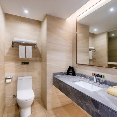 Vienna International Hotel (Yangjiang Donghuicheng International Branch)