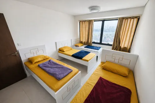 เอมาโร โฮสเทล