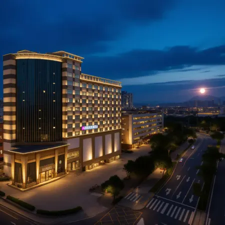 Lis Future Hotel (Shenzhen Longcheng Square Subway Station) Отели рядом с достопримечательностью «Biadi Share Co. ООО.»