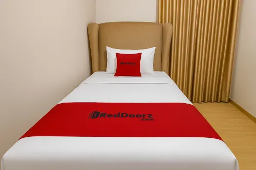 RedDoorz Near Metro Bandung
