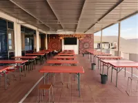 Yuxing Wild Stay · Desert View Tent Homestay Hotel di 