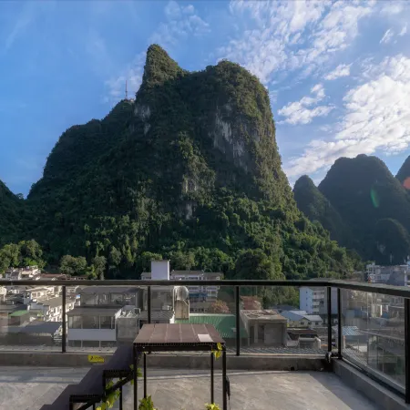 Yihan Mei'shu Resort(Guilin Yangshuo West street Li river Scenic Area Store)
