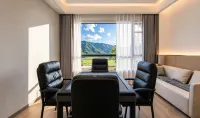 Zhaolanju Holiday Hotel