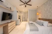 13th Floor · Mountain & Sea View · Pool · 2 min to Beach