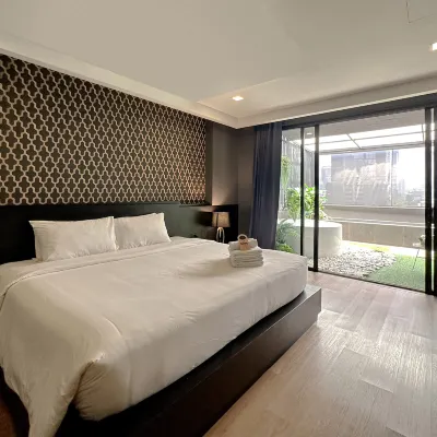 G Boutique Silom Hotel Отели рядом с достопримечательностью «Тхания Центр»