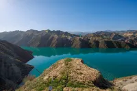 Baili Danxia Wild Luxury Campsite - วิว