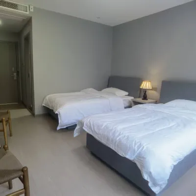 Yueqing Fuyang Valley Farm Stay (Yandang Mountain Via Ferrata) Hotels near Yandang Mountain