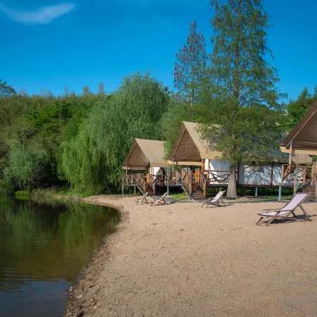 Mo Niuniu Cute Pets · Swimming Pool Stream Tracing Family-Friendly Ranch Fishing Resort Manor (Anji)