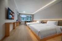 Xingerman Hotel (Guiyang Happy World) - موقف سيارات