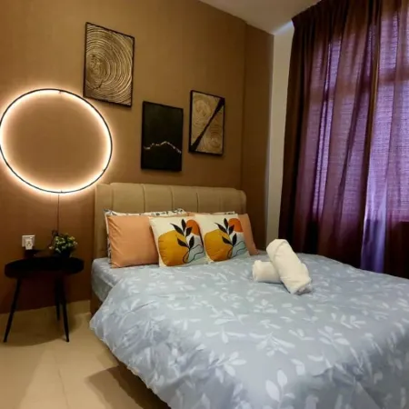 Cozy Spacious Home w/ 2 BR @ SKS Habitat Larkin JB Отели рядом с достопримечательностью «Автостанция Ларкин-Сентрал»