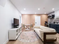 Private Bathroom in Bedroom Hotels in Toronto