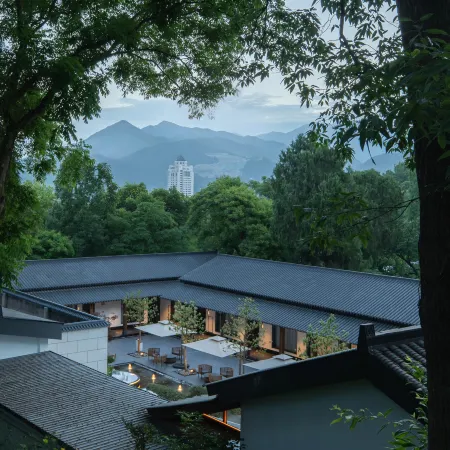 Floral Lux Hotel • Linhai Song Yun Ancient City Hotel