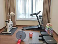 Xinghe Yuezhi·S Hotel (Guangzhou Railway Station Subway Station Baima Clothing City Branch) Hotels near Zhenhai Tower