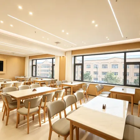 Jiayin Yiyun Hotel (Riverside Square)