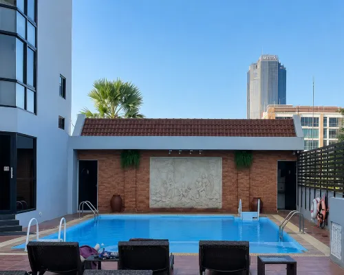 CH Hotel Hotels near Ban Haw Mosque