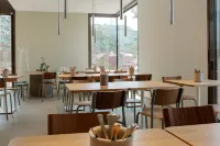 Geneva Youth Hostel - breakfast