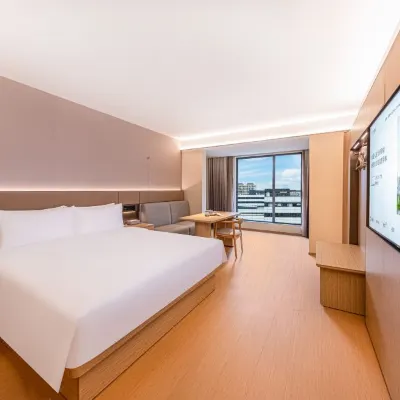 Yiyi Hotel (Guangzhou Jiahe Wanggang Subway Station Jinbo Tiandi) Отели рядом с достопримечательностью «Байюнь»