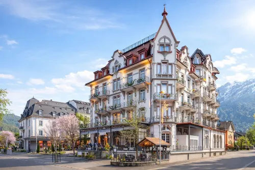 Carlton-Europe Vintage Adults Hotel - Parvekkeita