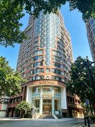 GeFei Hotel (Chongqing Jiefangbei Pedestrian Street Hong Ya Dong)