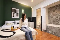 The Shim Hotel Myeonmok - Motels