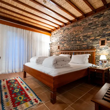 El Vino Hotel & Suites