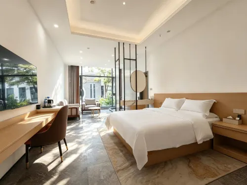 Qiubei Yunpushe Resort Hotel (Puzhehei Scenic Area Tourist Center Bus Station) - Parkering
