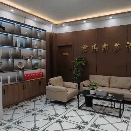 Pingliang Junle Business Hotel