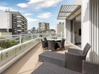 Meriton Suites Zetland Hotels near Green Square