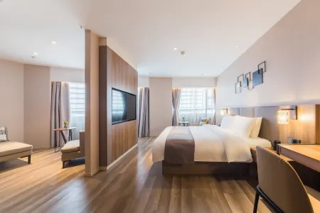 Homeinn Plus Hotel (Chongqing Olympic Sports Center Square Yuanjiagang Subway Station)