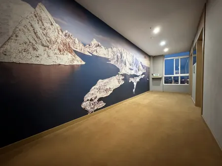 Huajianji Hotel (Renfu Branch) Отели рядом с достопримечательностью «Sanxuechan Yard»