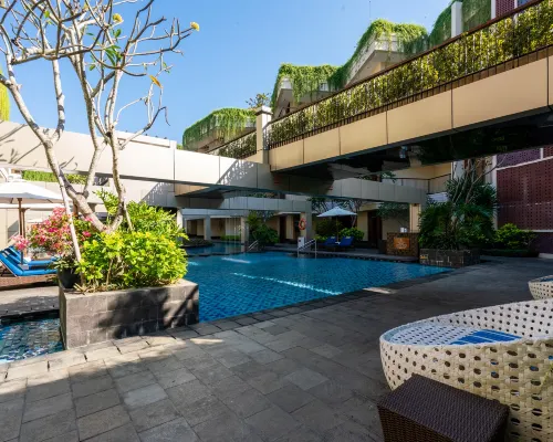 Vouk Hotel and Suites Hoteles cerca de Playa Geger