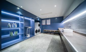 Shanghai Hongqiao Yiju Life Hotel