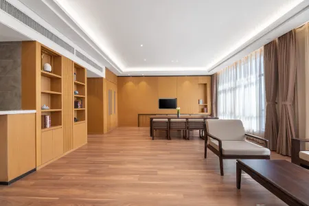 Qianyang  Haitang  Qianhu  Qesort   Hotel Отели рядом с достопримечательностью «Qianyang Nanzhai Passenger Transport Terminal»