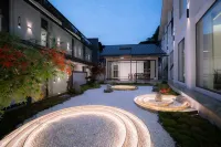 Yuanzi Shuo Courtyard Vacation Apartment (Leshan Giant Buddha Zhanggongqiao Food Street)