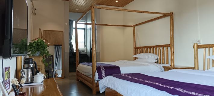 Longzhen Yunsu Hotels in Rong County
