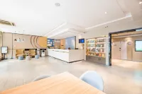Home Inn (Hongxing Street Guomao Plaza Shengya Xinfengzhan)
