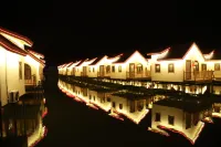 Yuelu Island Style Holiday Water Chalet (Yuedao Branch)