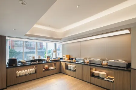 HanTing Hotel (Chongqing Yunyang County Riverside Shopping Park)