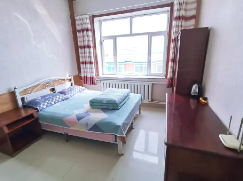 Tianhong Apartment Отели рядом с достопримечательностью «Yanbian University(Hunchun Campus)»
