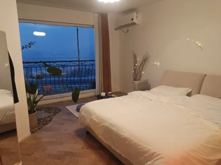 Comeacross River-View Homestay (Jiefangbei Hongya CaveBranch)