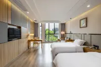 Guanghan Shuilinglong Lakeside Resort Hotel (Yijiaheba Scenic Area)