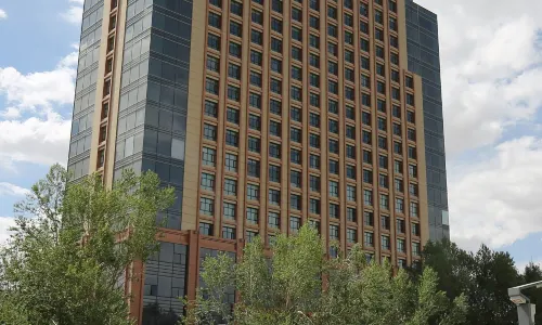 Huang He  International   Hotel