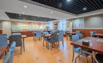 Home Inn (Baoding Railway Station East Square Jianhua Street) - Housity