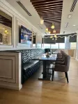 New World Suites - breakfast